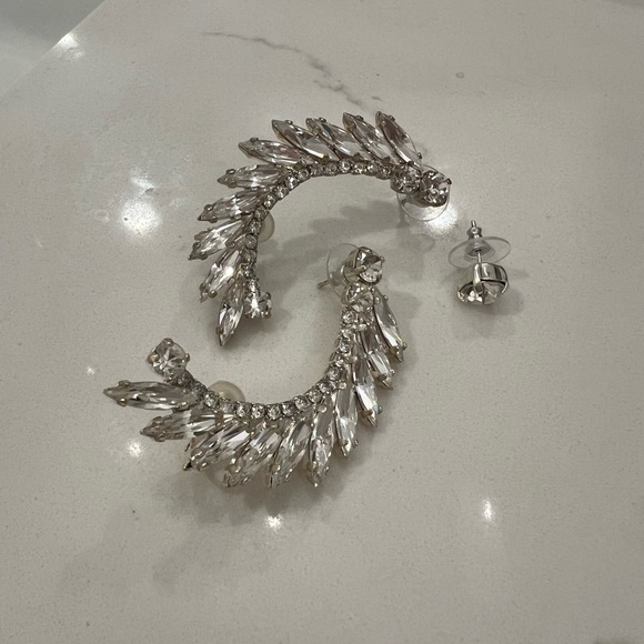 iloniti Ear Crawler Earrings - Picture 3 of 5